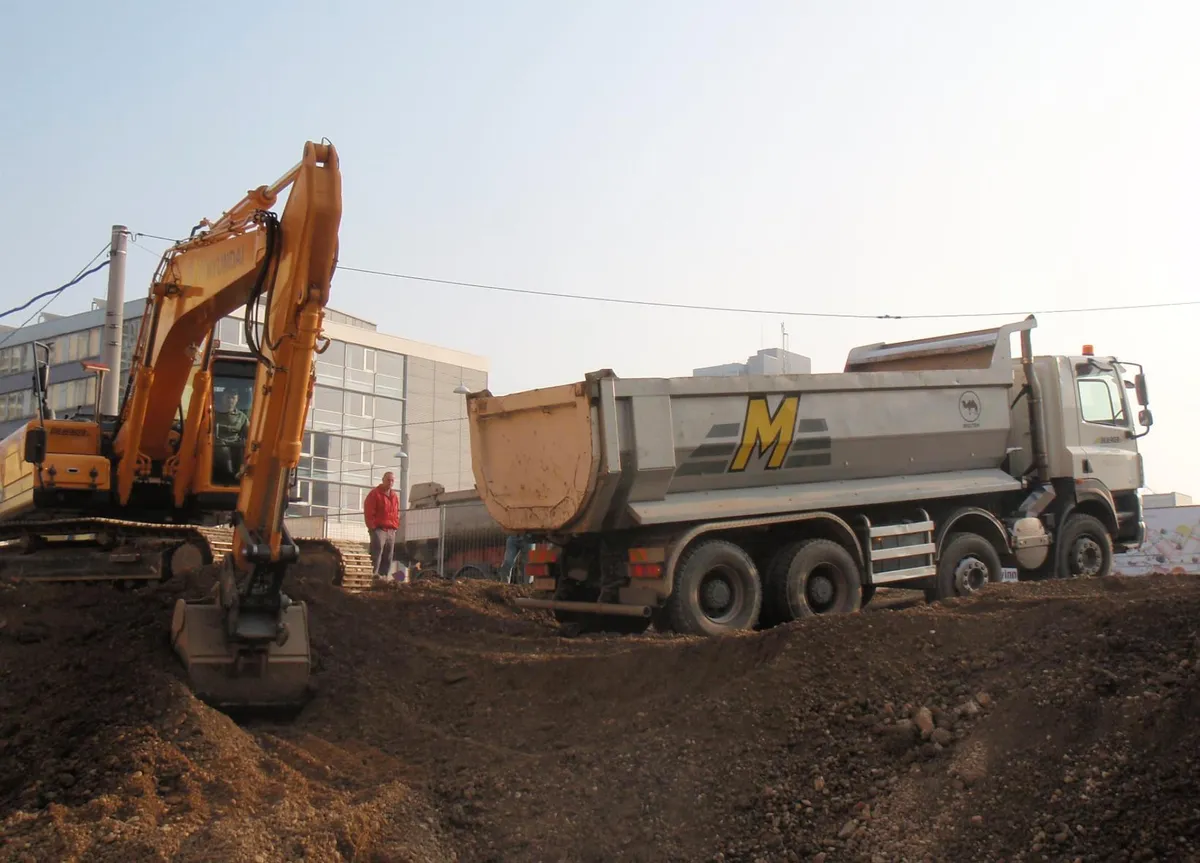 DAF Vierachser mit Steinmulde