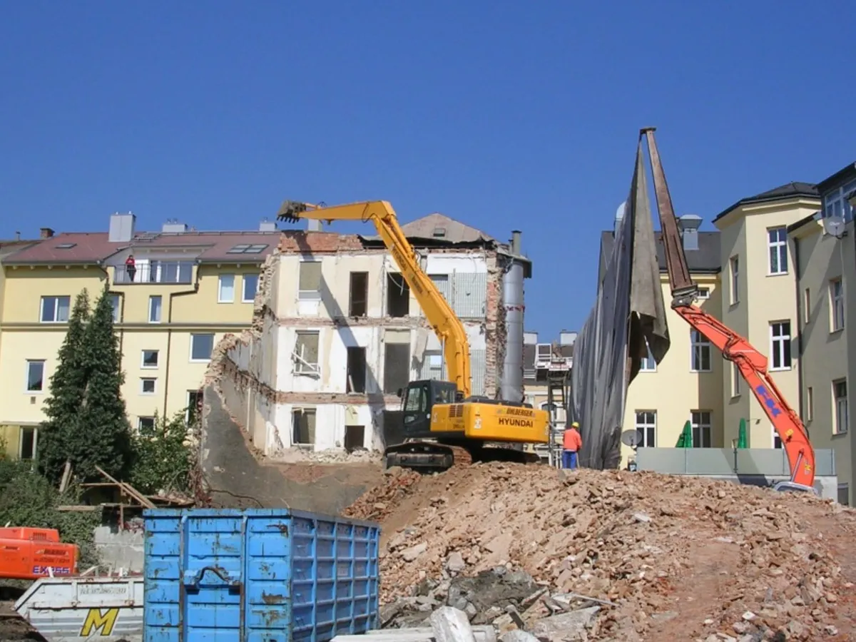 Rückbau mit Staubschutz in Linz