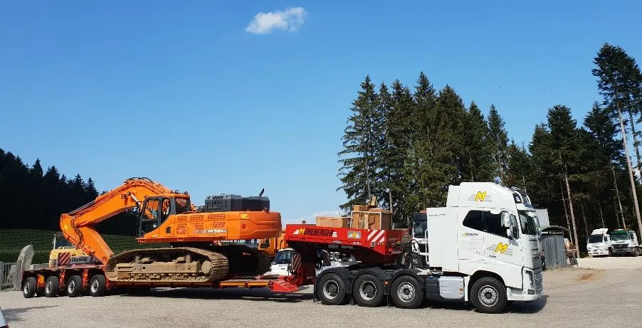 Schwertransport eines Doosan 530