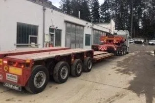 Volvo FH 16 mit Goldhofer-Tieflader