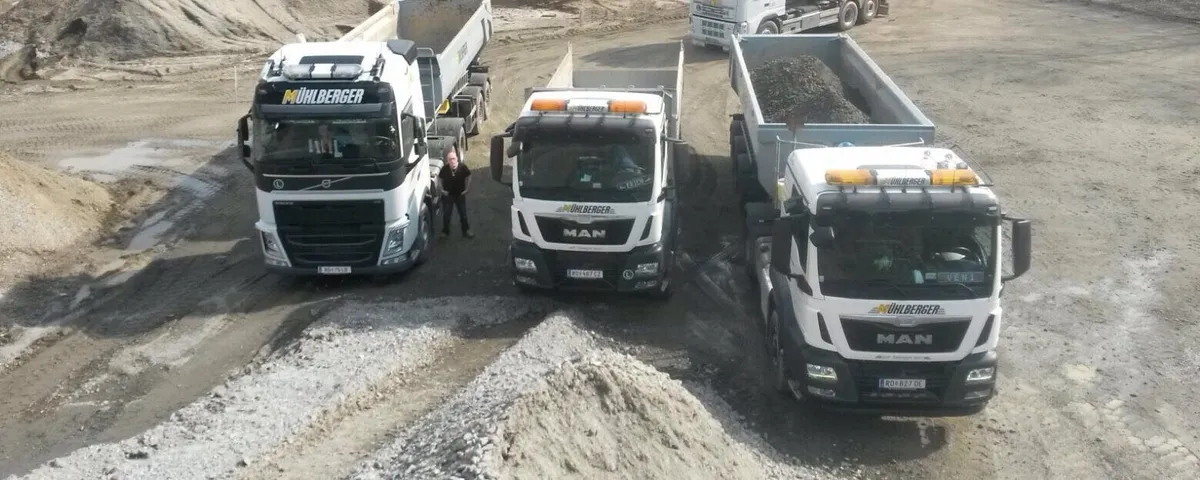 Volvo und MAN in Atzesberg