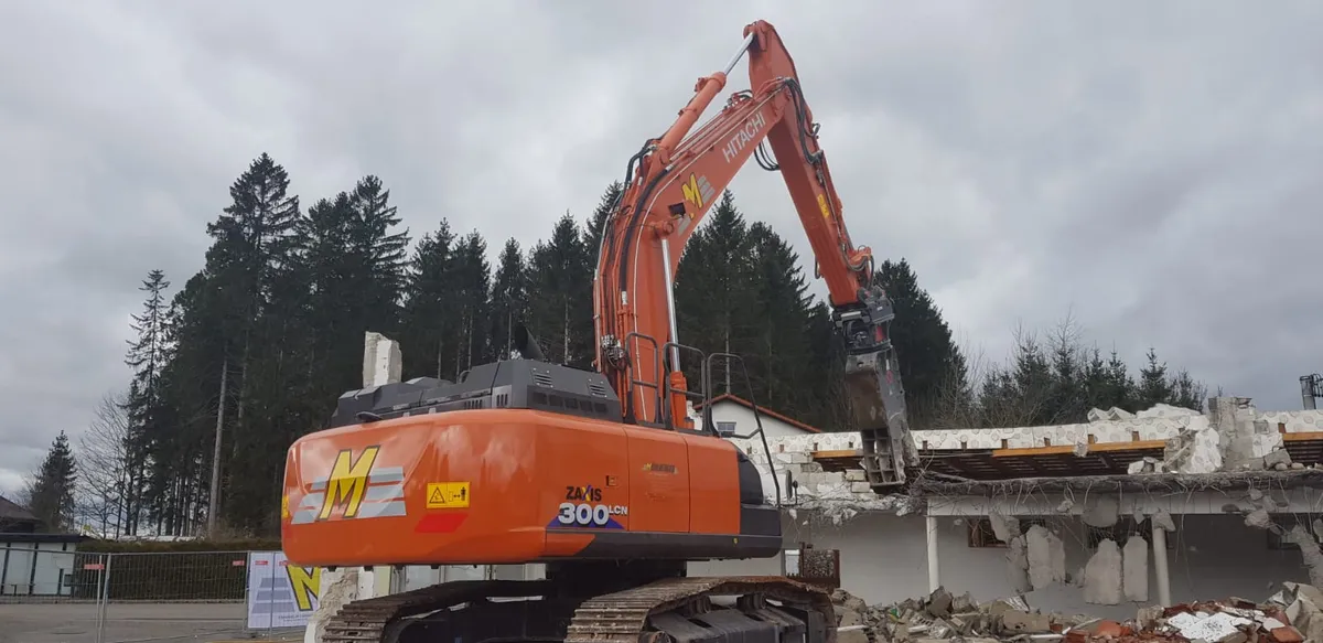 Demontage der Leimbinder beim Lagerhausabbruch