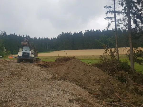 Forstwegbau mit Terex Knickmulde und Volvo Bagger