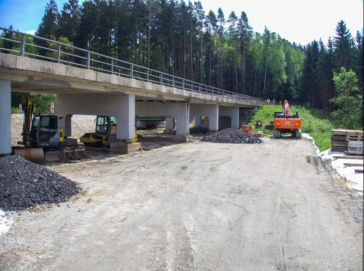 Jaunitzbachbrücke während der Abbrucharbeiten