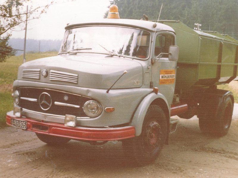5 Mercedes mit Hakenlift ca. 1975