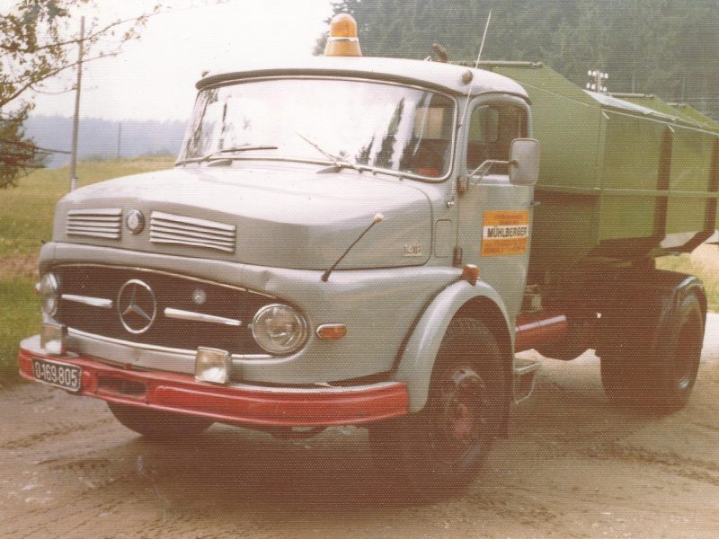 5 Mercedes mit Hakenlift ca. 1975