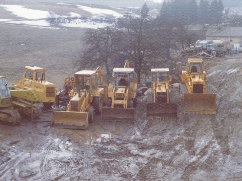 6 Laderaupen und Radbagger MF Ford ca. 1975