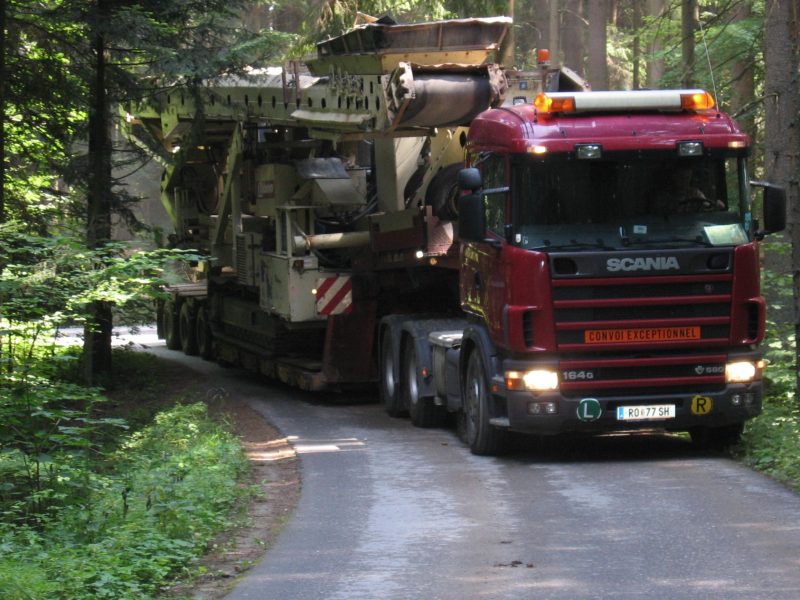 Scania 164 G 580 mit Nordberg Metso LT 1100