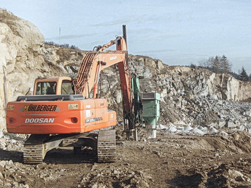 Atzesberg Bohrlafette Montabert Doosan 225