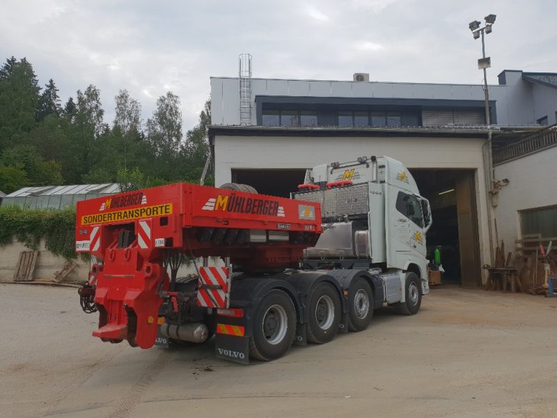 Volvo Schwerlastzugmaschine mit Schwanenhals