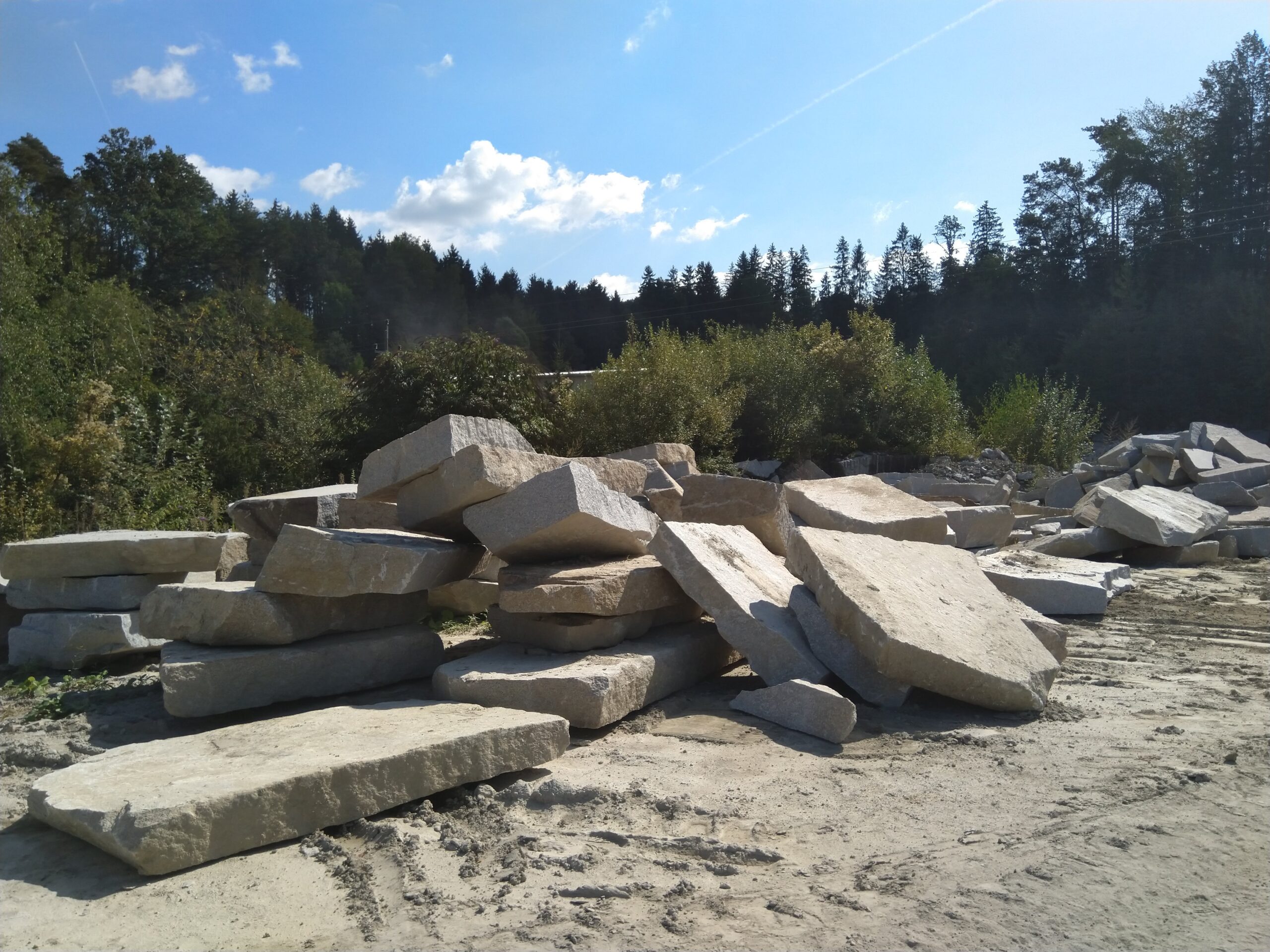 Steinplatten natur Steinbruch Neuhaus